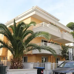  Aparthotel Antares Italia